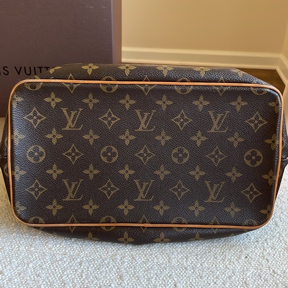 Louis Vuitton Palermo MM Monogram Canvas - Picture 8 of 13
